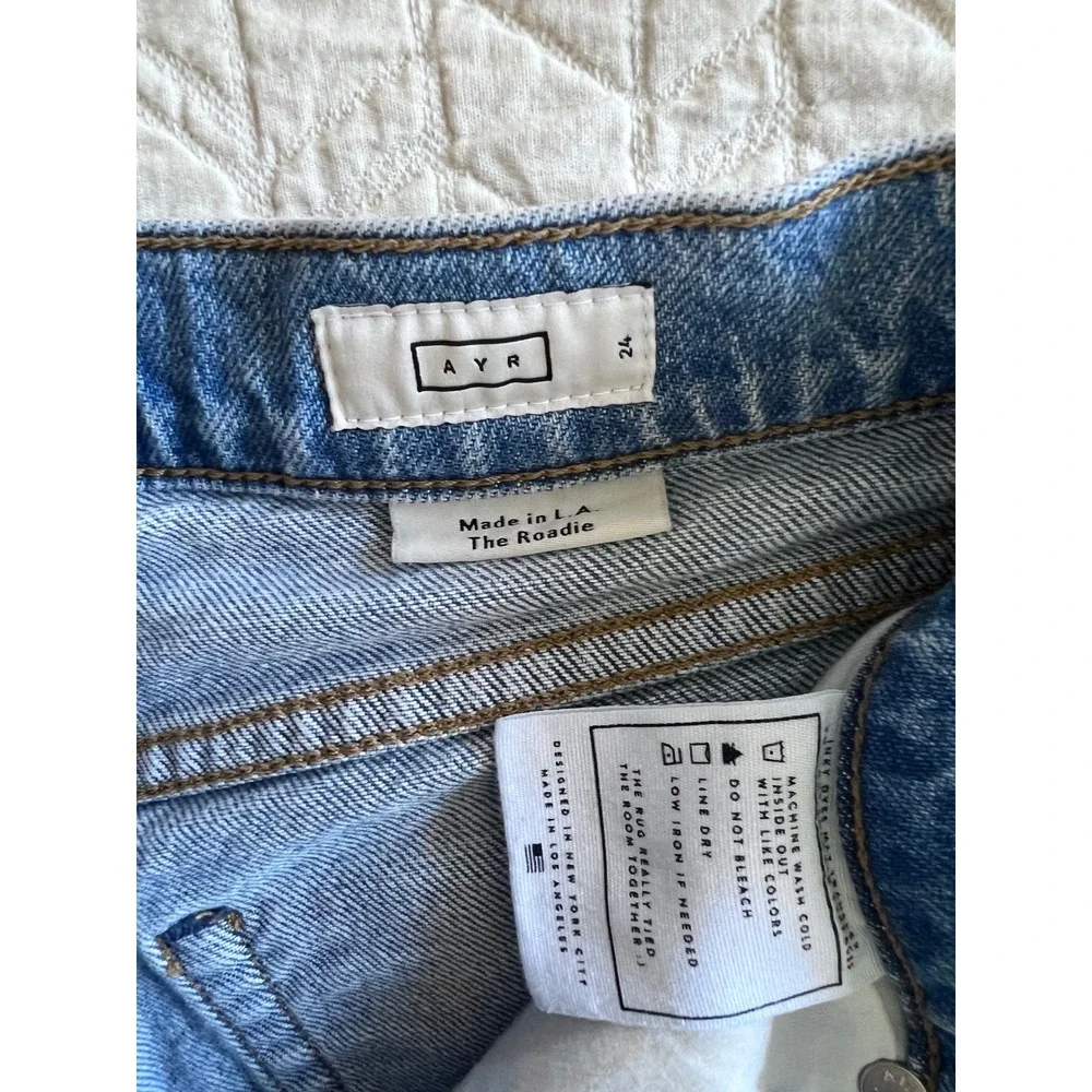 AYR The Roadie Size 24 Ghost Ranch Light Wash Relaxed Straight Jeans